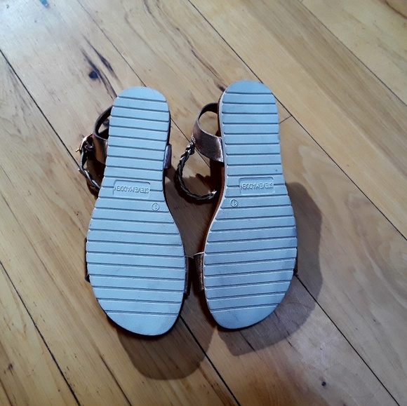 🌻 Steve Madden Sandals - Picture 3 of 3